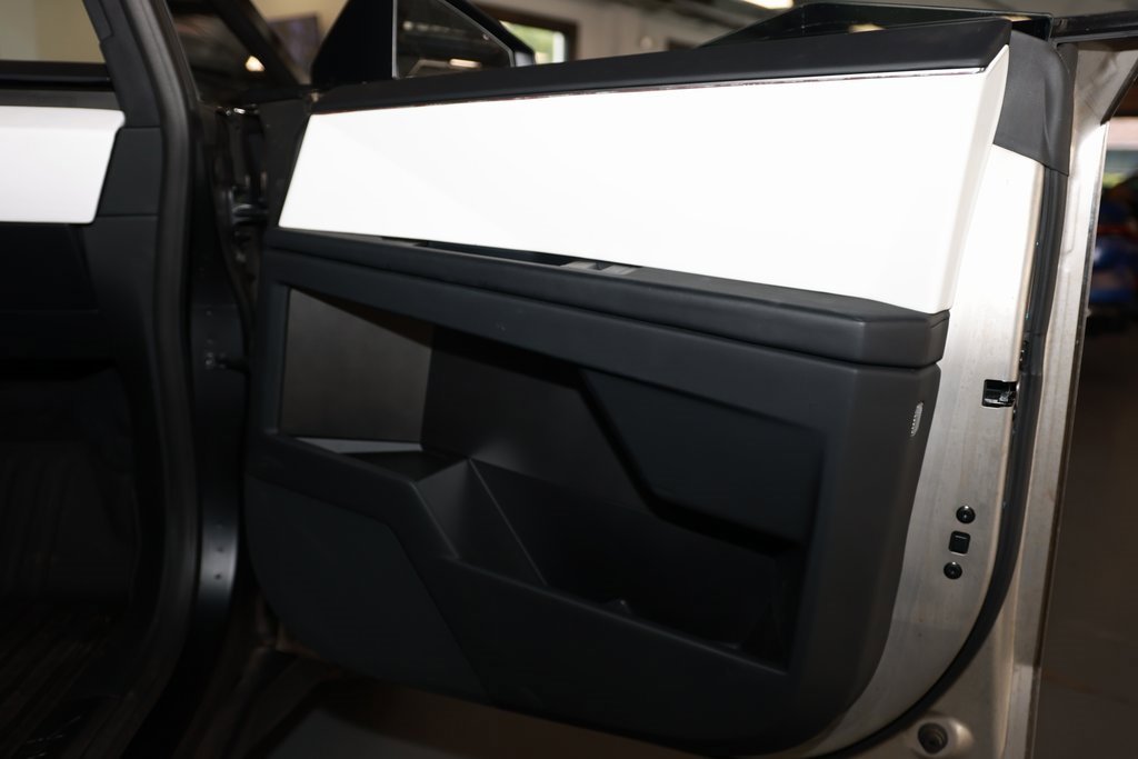 Used 2024 Tesla Cybertruck AWD Crew Cab image 19