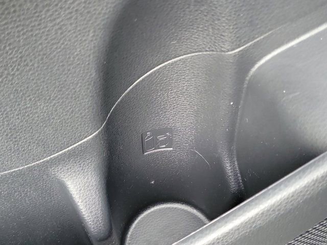 Used 2025 Toyota Corolla Cross L image 29