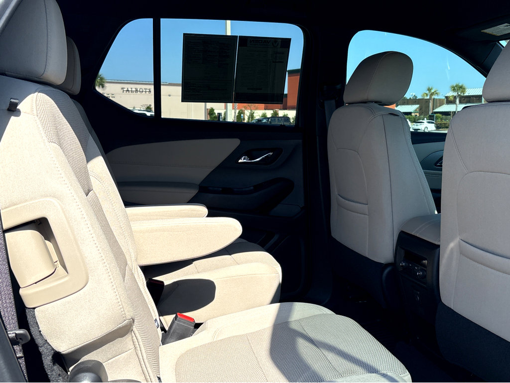 Used 2023 Chevrolet Traverse LT image 10