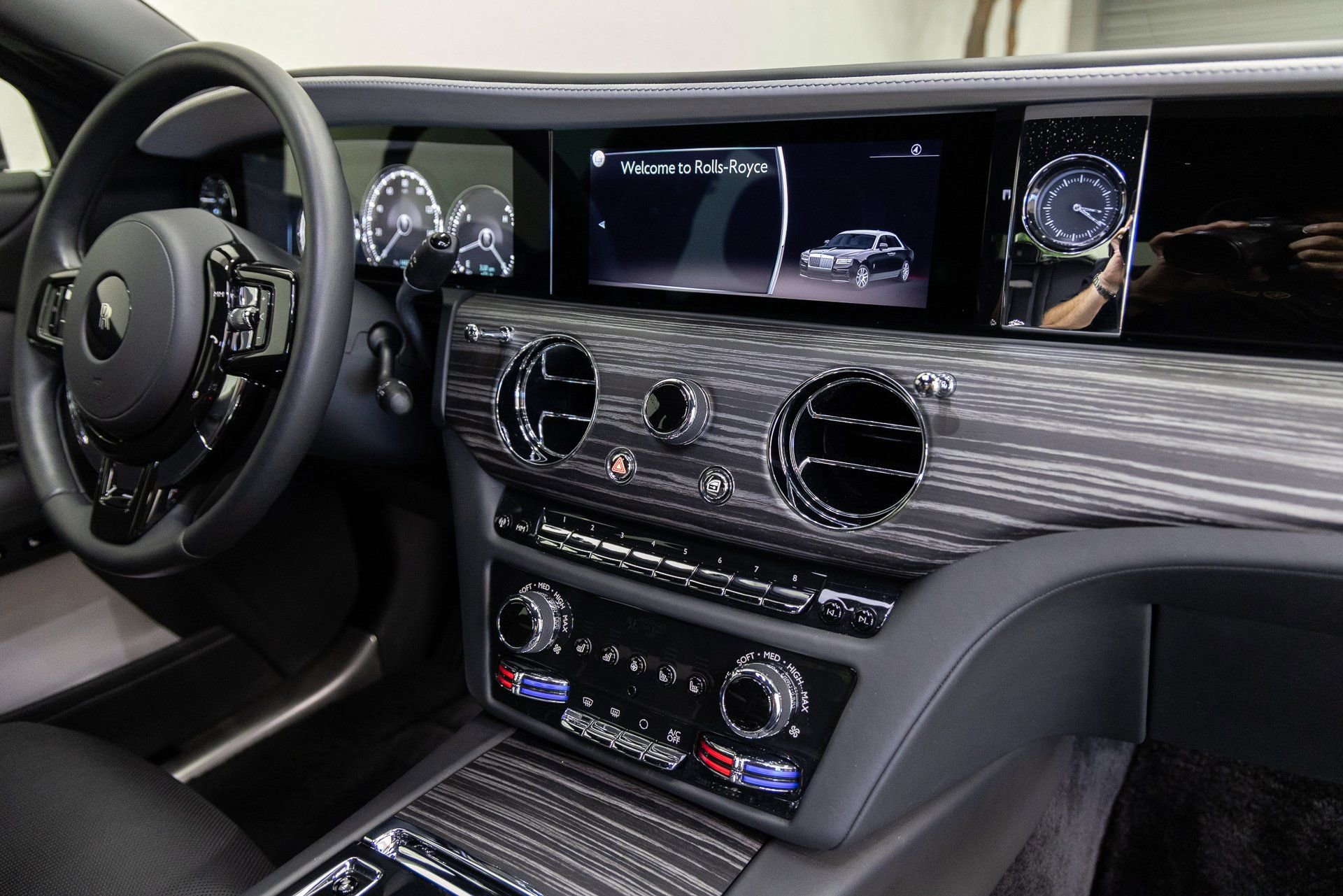 Used 2021 Rolls-Royce Ghost image 28