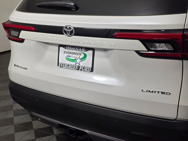 Used 2024 Toyota Grand Highlander AWD Hybrid image 14