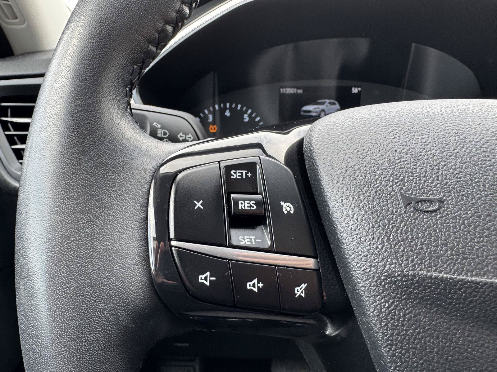 Used 2021 Ford Escape SE w/ Cold Weather Package FWD image 22