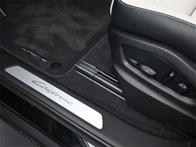 New 2025 Porsche Cayenne E-Hybrid image 17