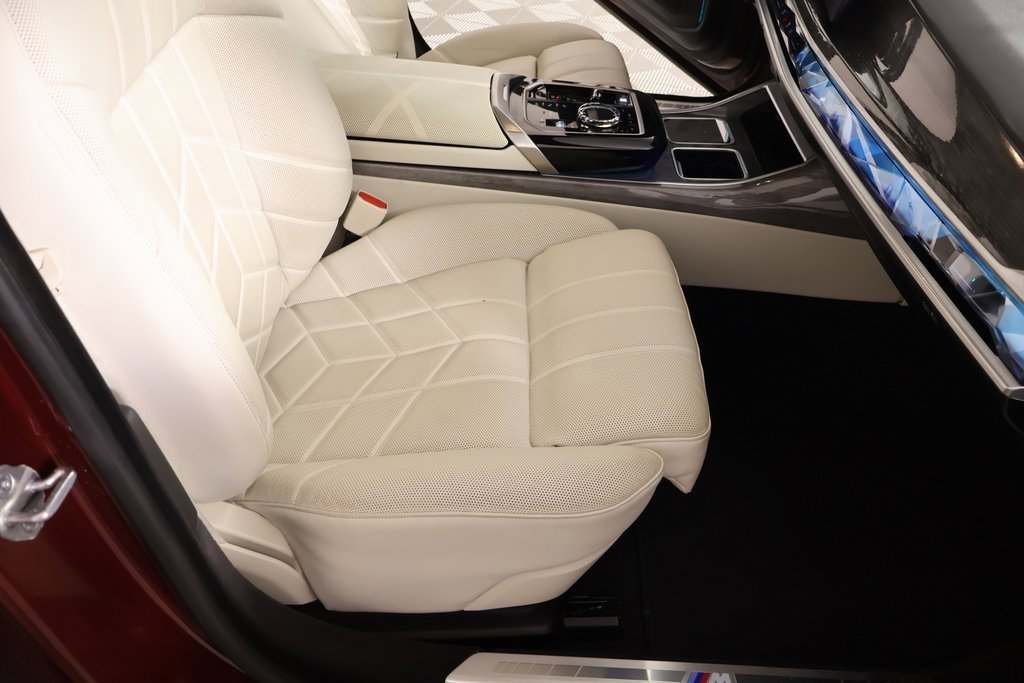 Used 2024 BMW 760i xDrive image 15