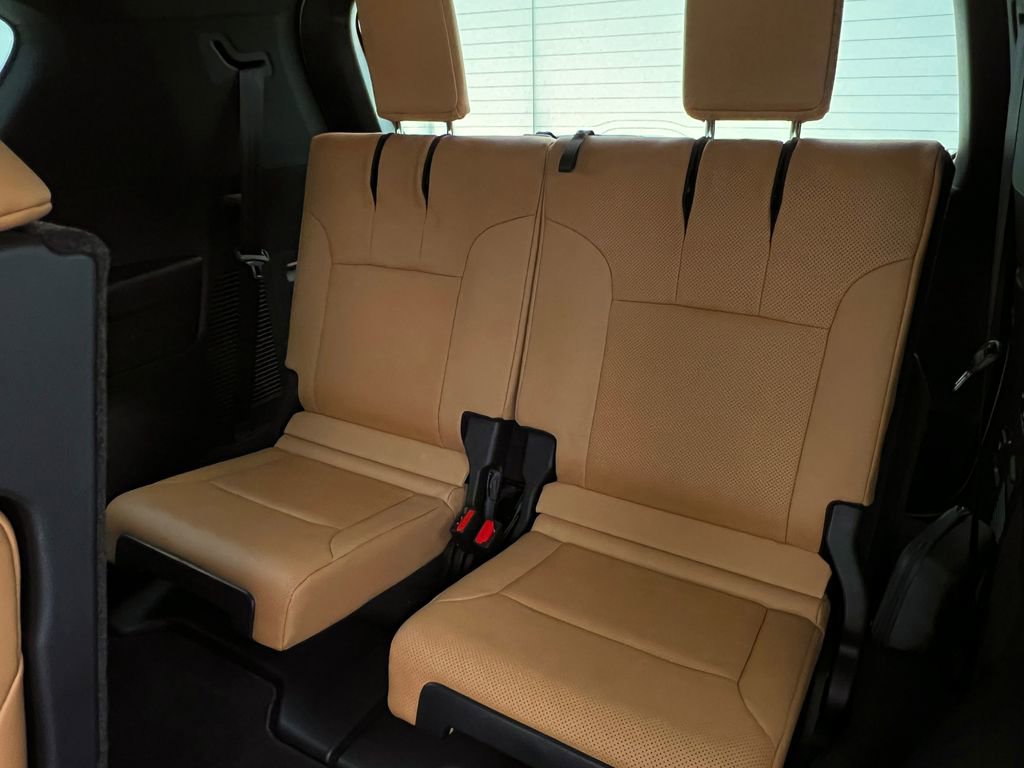 Certified 2024 Lexus LX 600 4WD w/ Luxury Package image 16