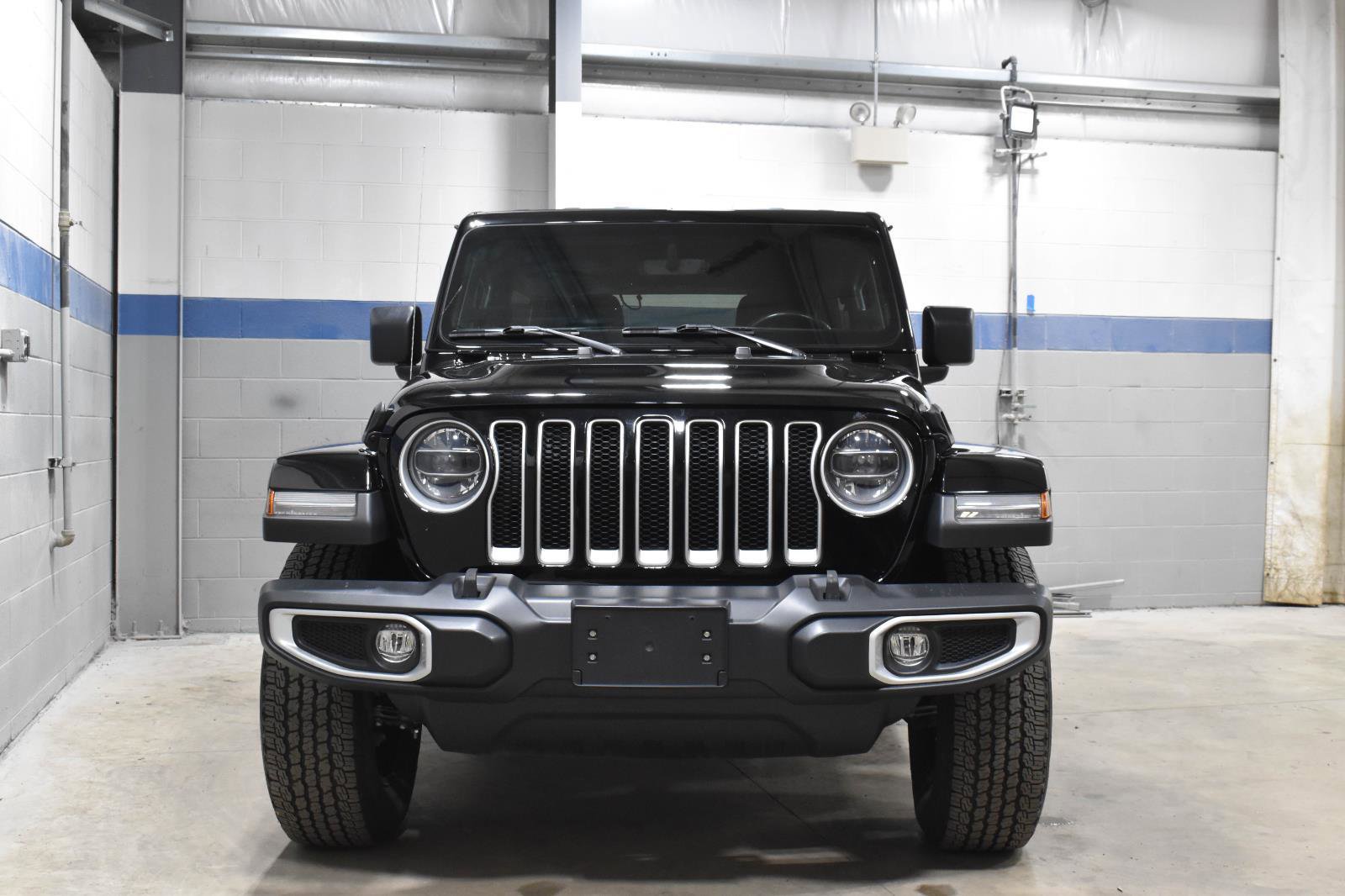 Used 2022 Jeep Wrangler Unlimited Sahara w/ LED Lighting Group image 28