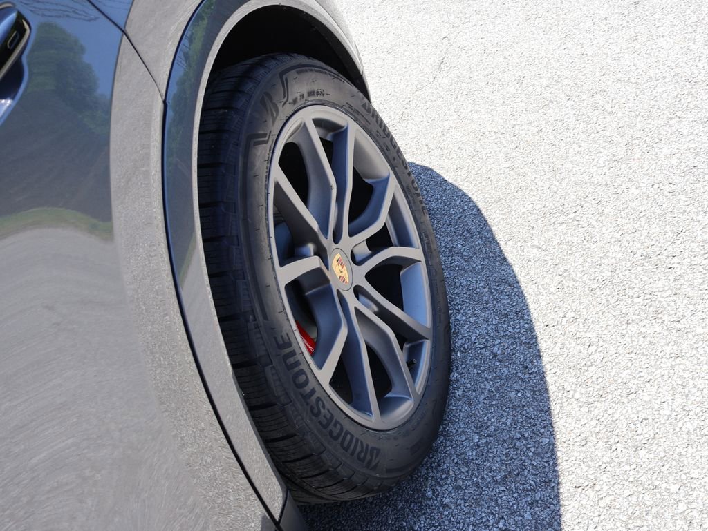Certified 2024 Porsche Cayenne S AWD/4WD image 40