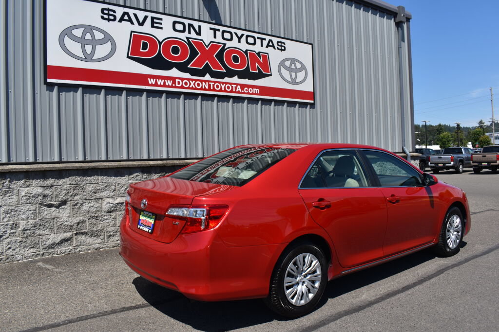 Used 2012 Toyota Camry LE FWD image 5