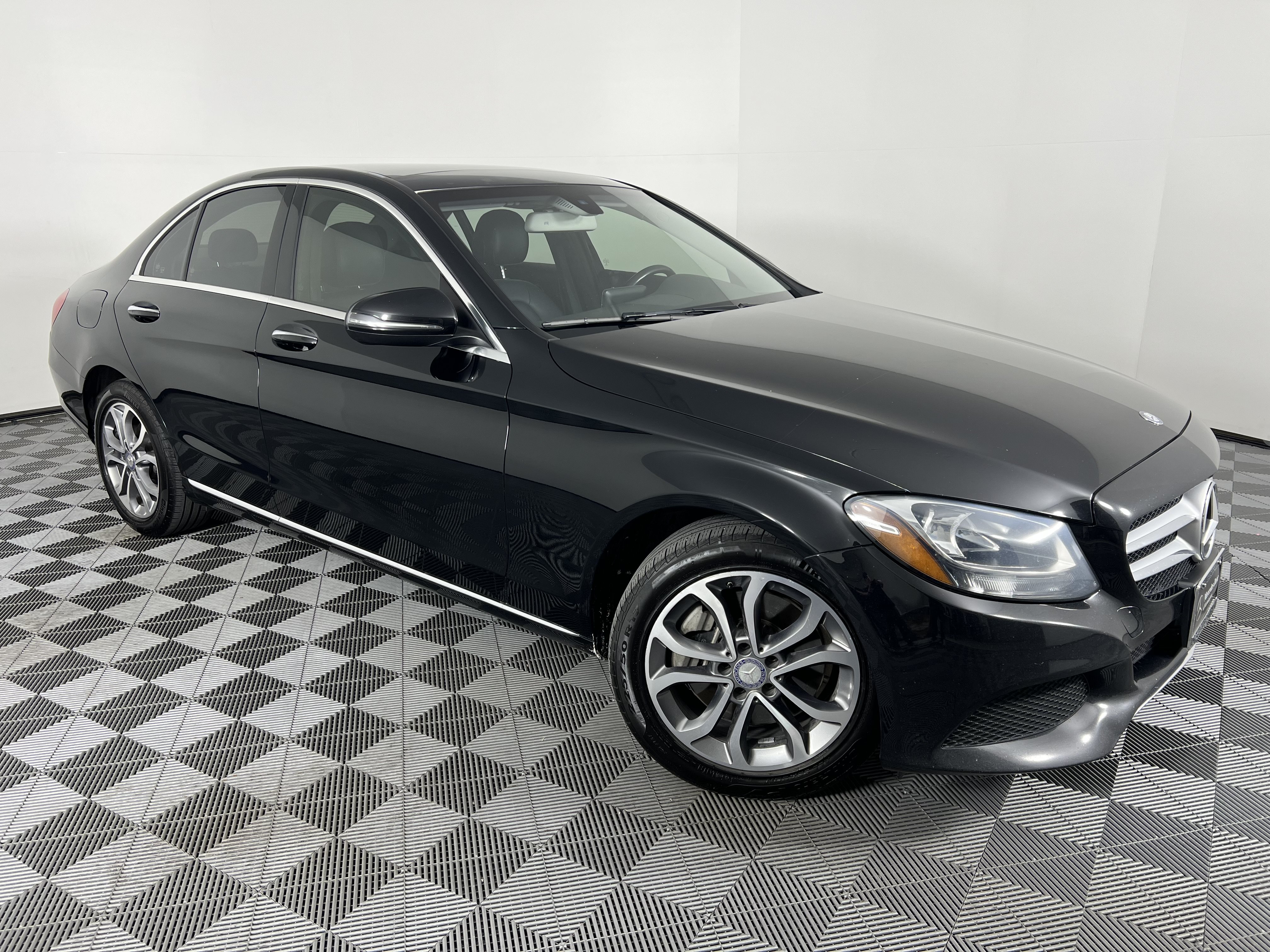 Used 2017 Mercedes-Benz C 300 4MATIC Sedan image 2