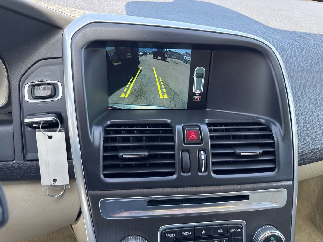 Used 2015 Volvo XC60 T6 w/ Proximity Package image 28