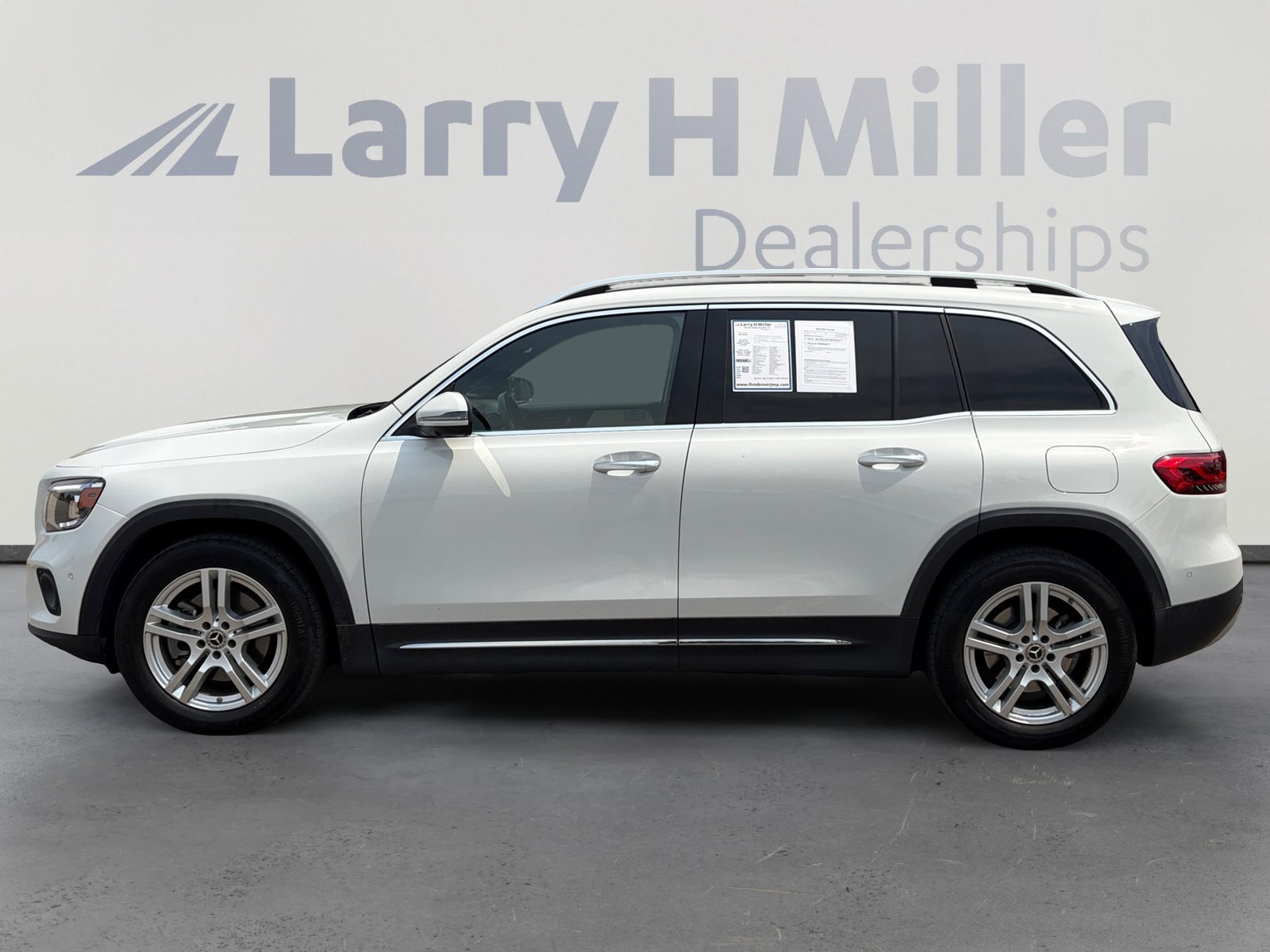 Used 2021 Mercedes-Benz GLB 250 4MATIC image 3