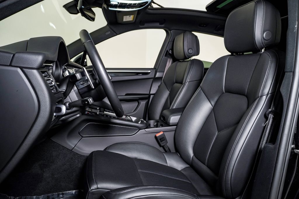 Certified 2024 Porsche Macan S AWD/4WD image 5