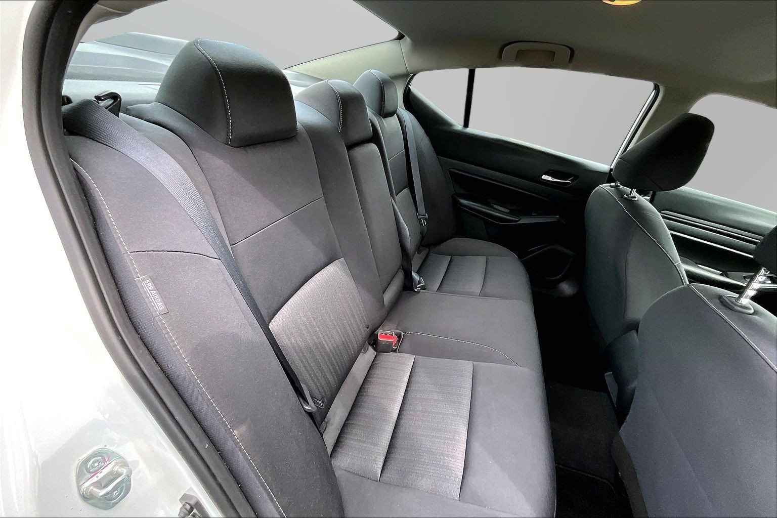 Used 2022 Nissan Altima 2.5 S FWD image 17