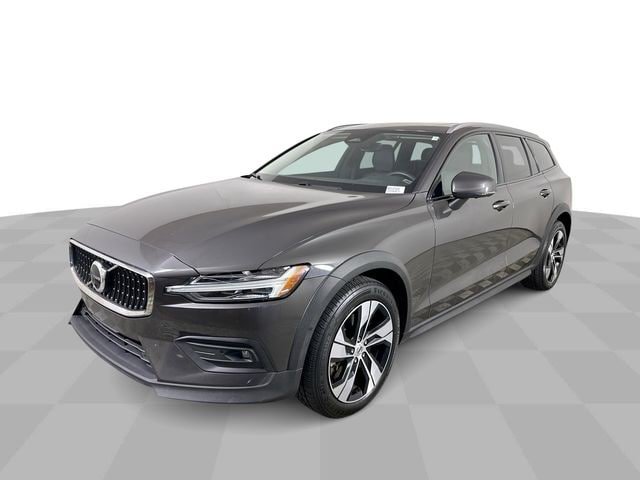 Used 2024 Volvo V60 B5 Cross Country Plus