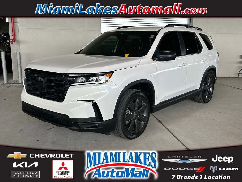 Used 2023 Honda Pilot Sport image 1