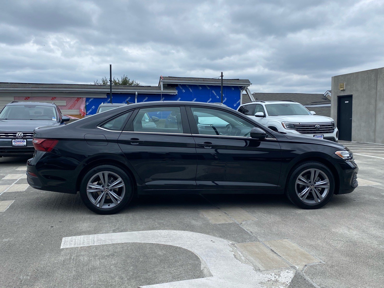 Certified 2023 Volkswagen Jetta SE FWD image 2