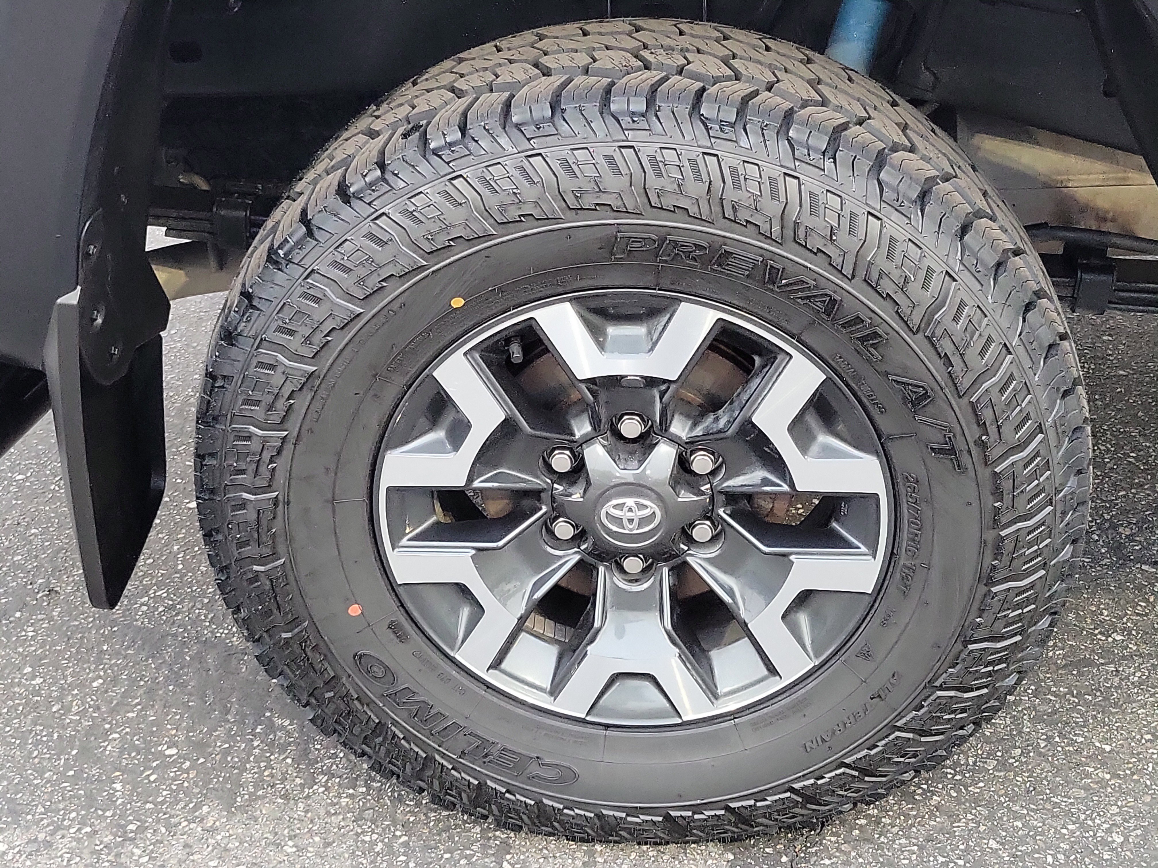 Used 2023 Toyota Tacoma TRD Off-Road w/ Black Out Package (TMS) image 25