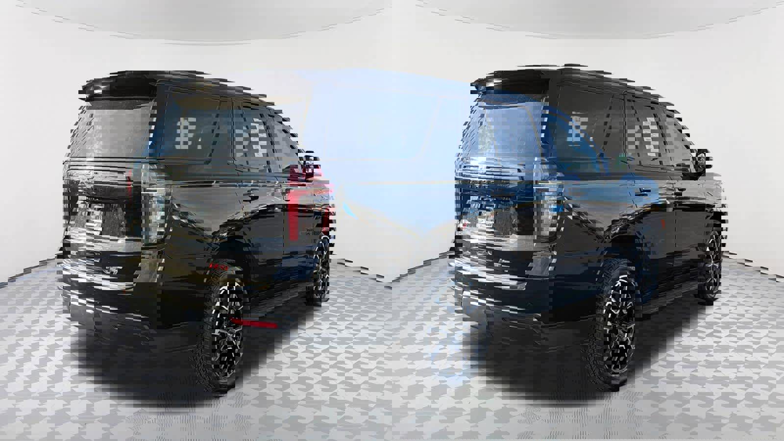 Used 2022 Chevrolet Tahoe RST w/ Luxury Package image 5