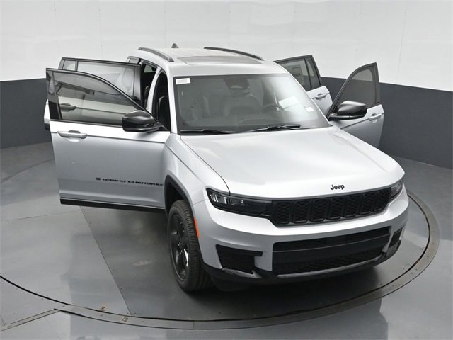 New 2025 Jeep Grand Cherokee L Altitude image 50