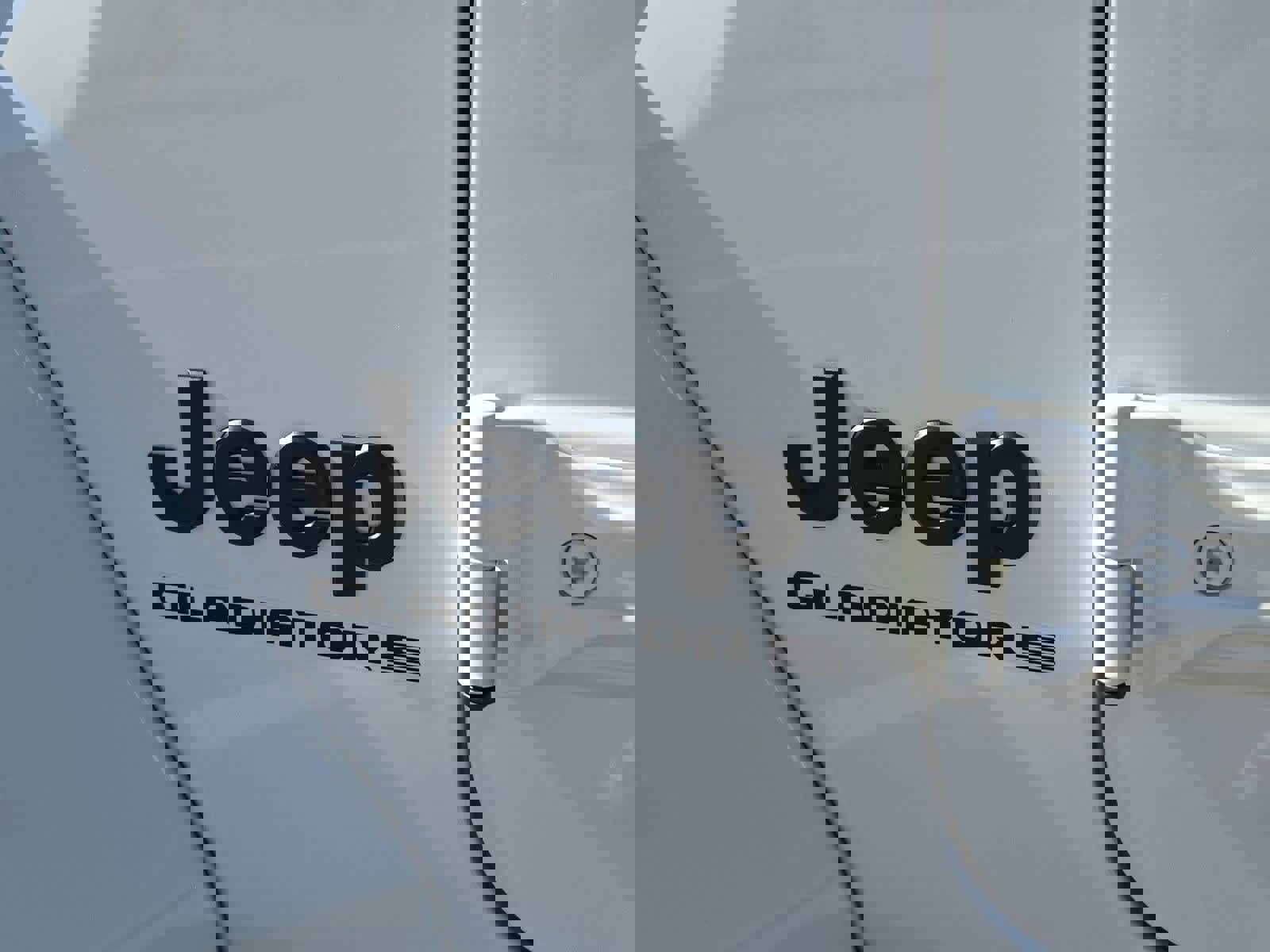 Used 2023 Jeep Gladiator Overland image 10