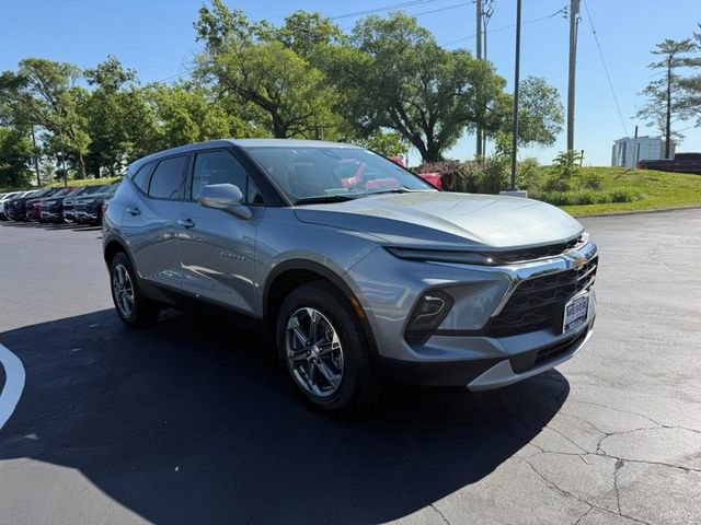 Used 2025 Chevrolet Blazer LT AWD/4WD image 9