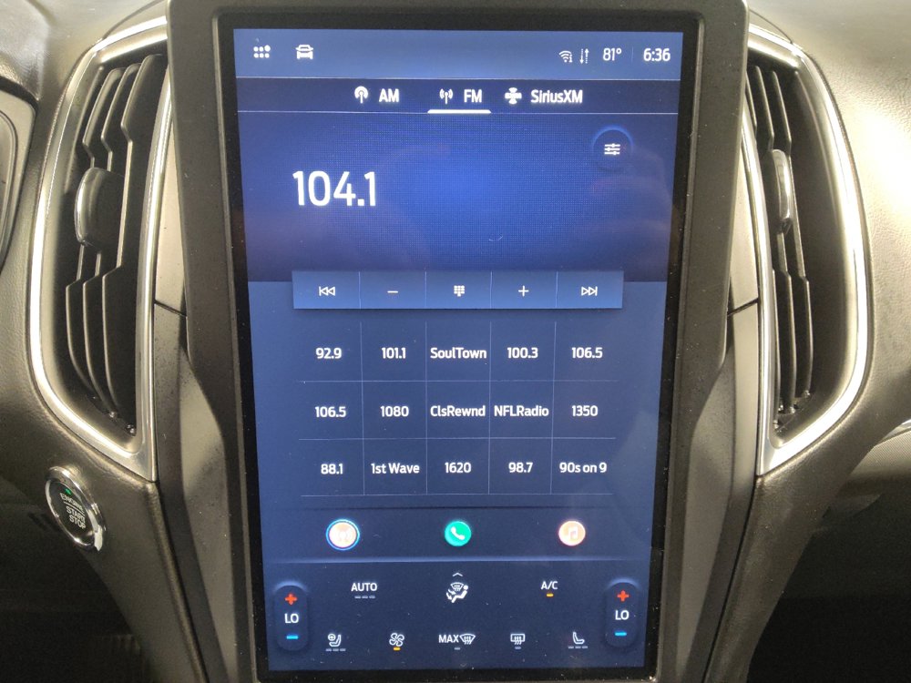 Used 2024 Ford Edge Titanium image 25