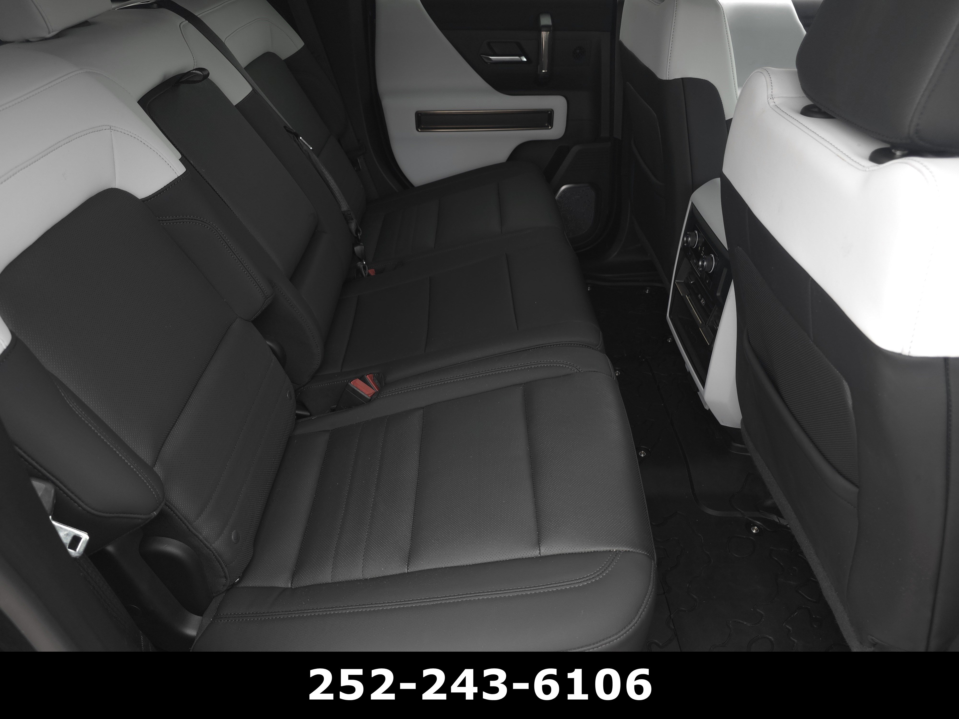 Used 2025 GMC Hummer EV 3X AWD/4WD image 26