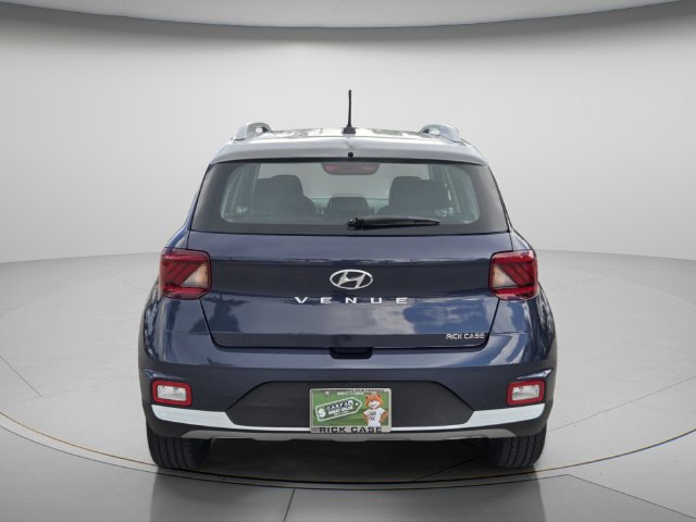 Used 2023 Hyundai Venue Limited w/ Cargo Package FWD image 6