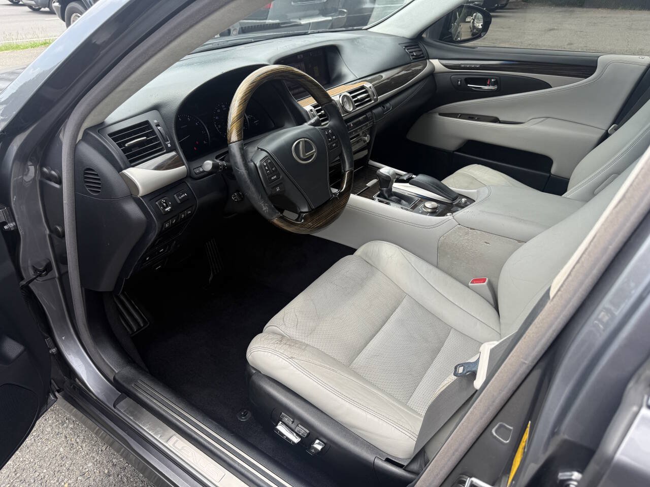 Used 2014 Lexus LS 460 L RWD image 8
