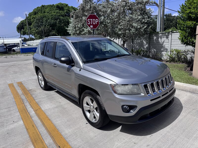 Used 2016 Jeep Compass Sport w/ Power Value Group FWD image 3