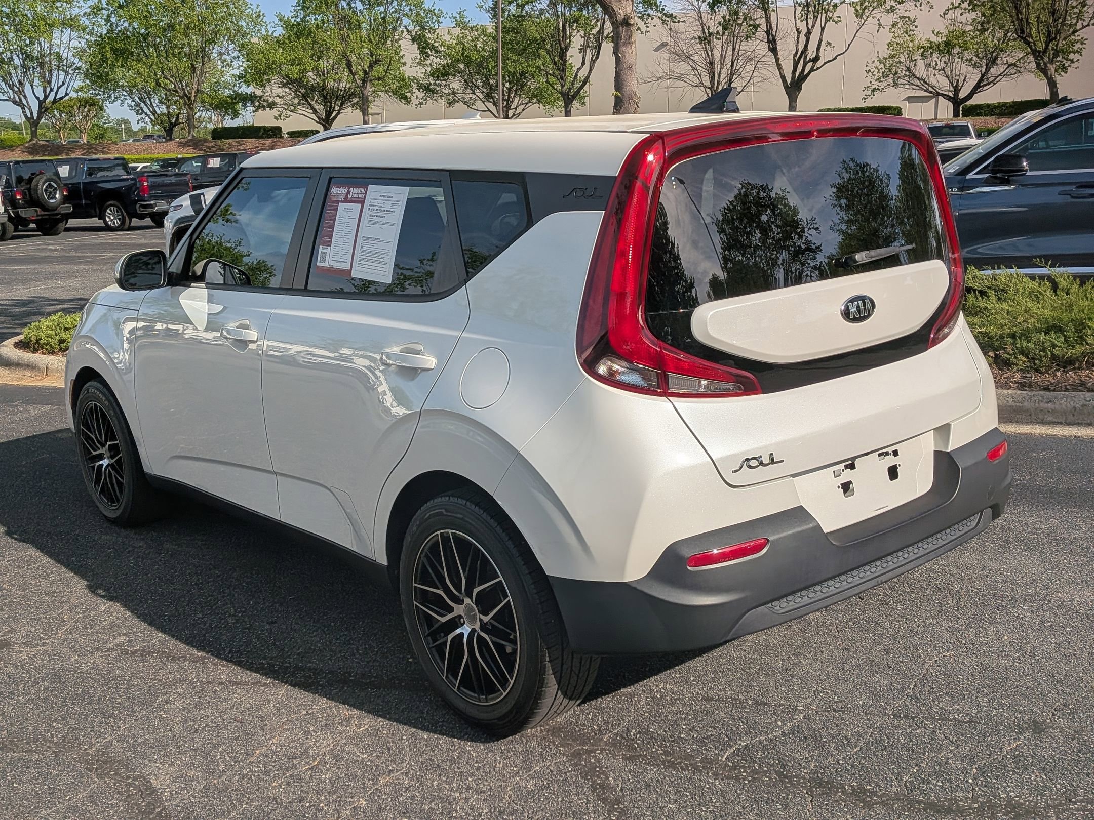 Used 2021 Kia Soul LX FWD image 7