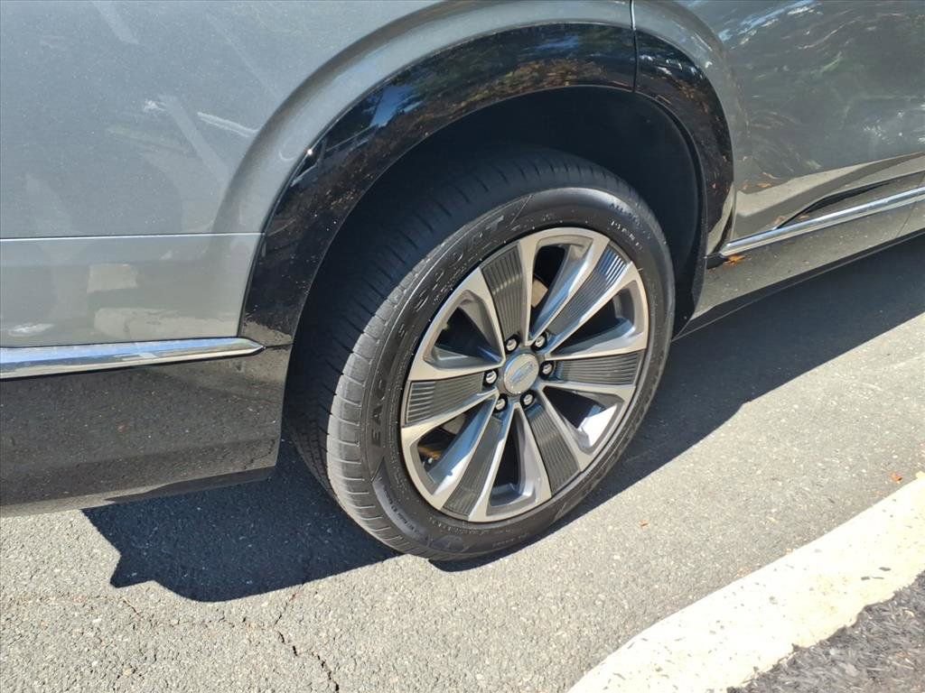 Used 2026 Cadillac Vistiq Luxury image 7