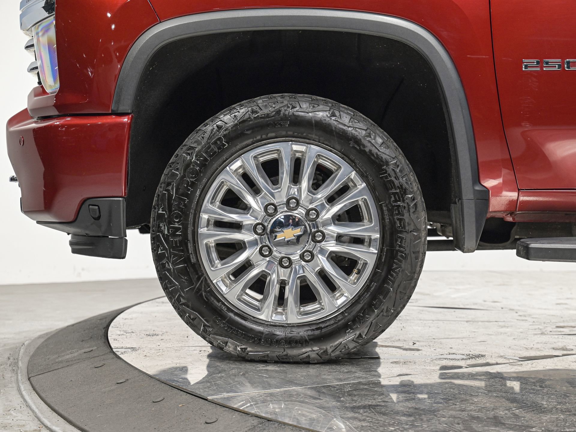 Used 2022 Chevrolet Silverado 2500 High Country w/ Safety Package II image 3