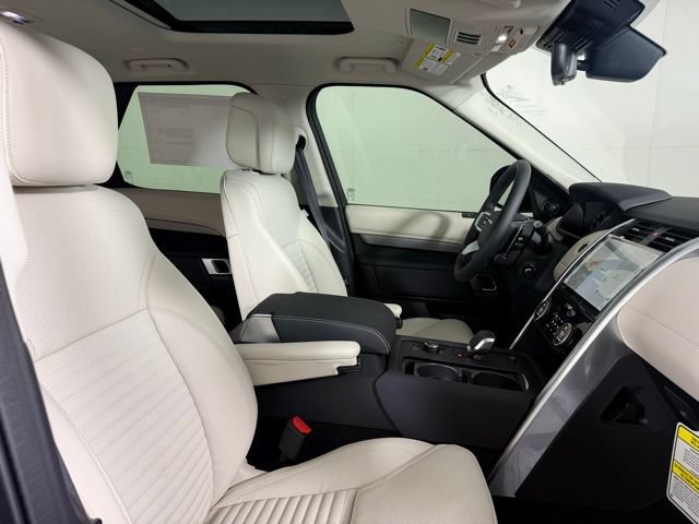 Certified 2025 Land Rover Discovery Dynamic SE AWD/4WD image 36