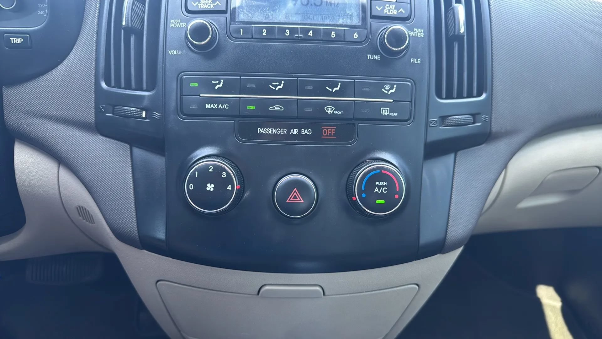 Used 2011 Hyundai Elantra FWD image 29