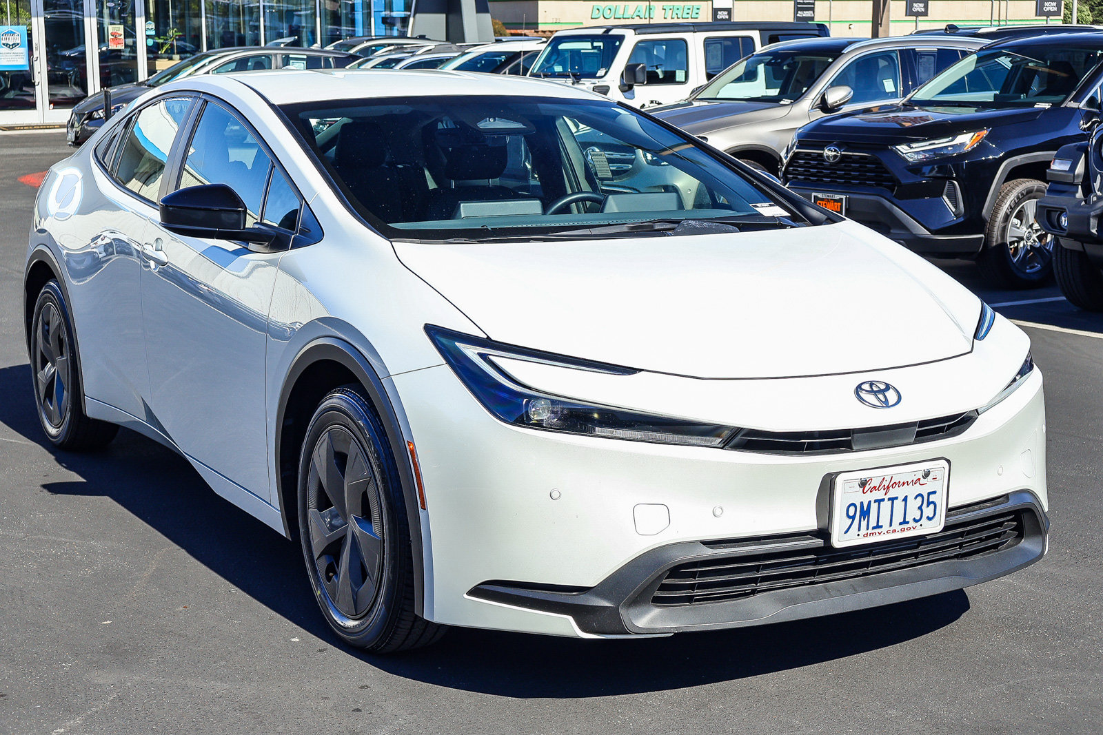 Used 2023 Toyota Prius LE FWD image 17