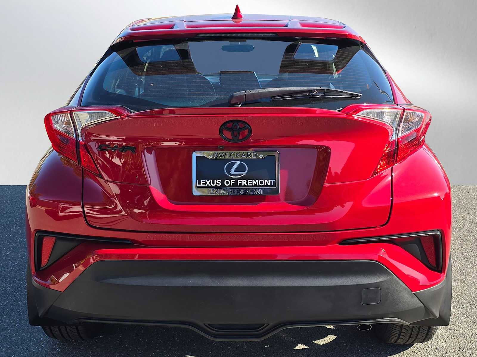 Used 2021 Toyota C-HR XLE image 4