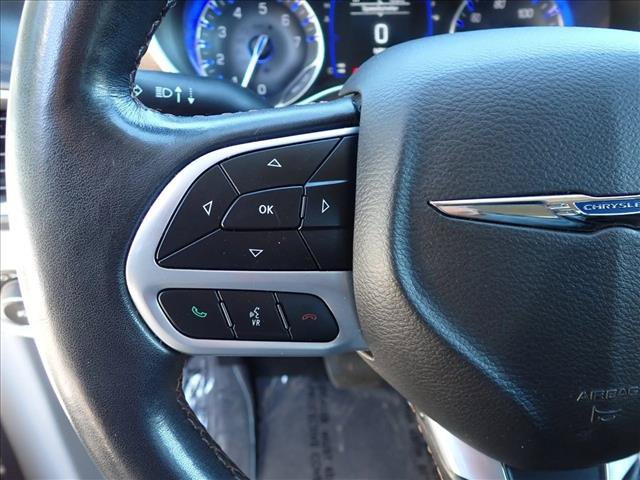 Used 2019 Chrysler Pacifica Touring-L FWD image 15