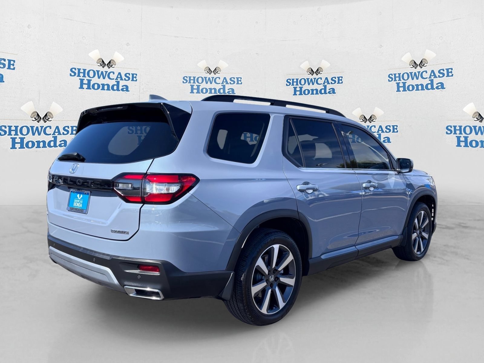 Certified 2025 Honda Pilot Touring image 8