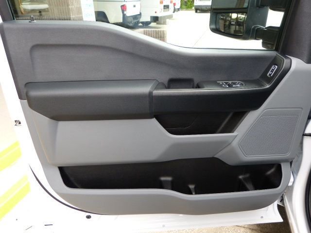 Used 2025 Ford F250 XL w/ XL Driver Assist Package image 18