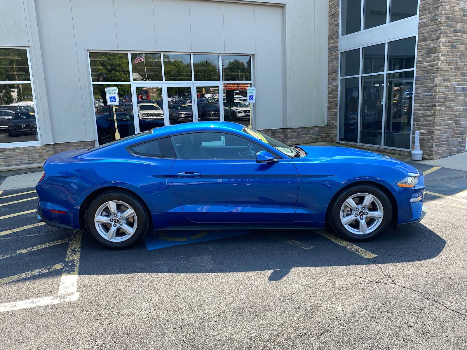Used 2018 Ford Mustang Coupe RWD image 16