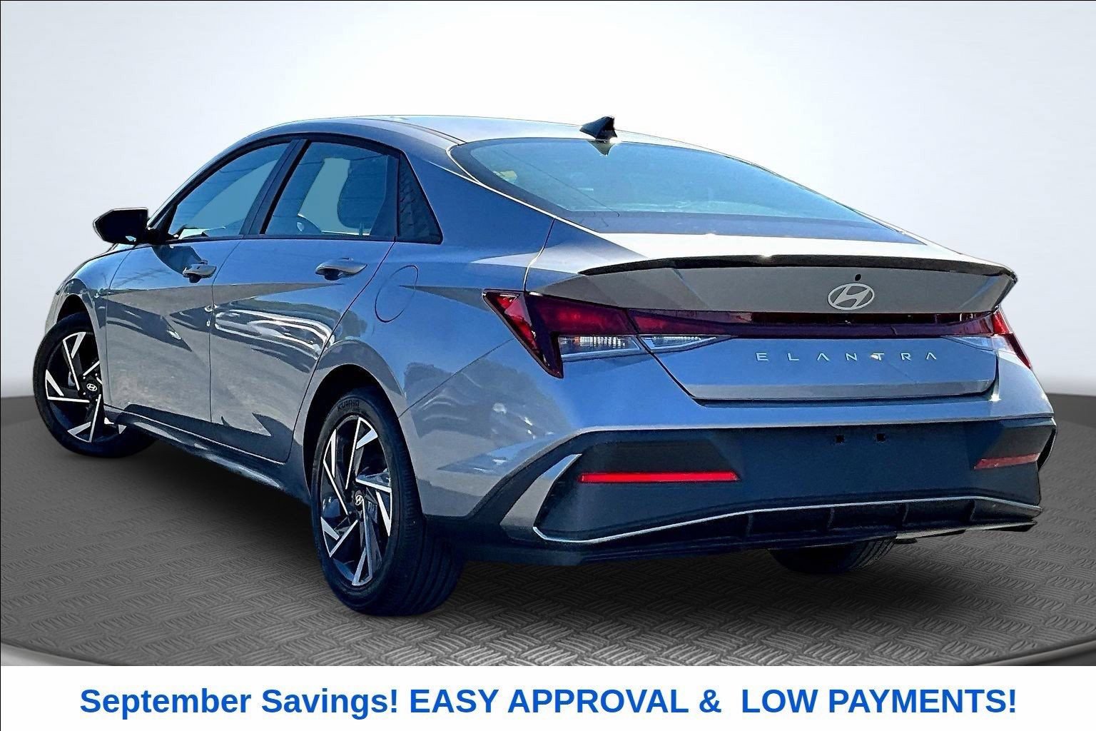 Used 2026 Hyundai Elantra Sport FWD image 3