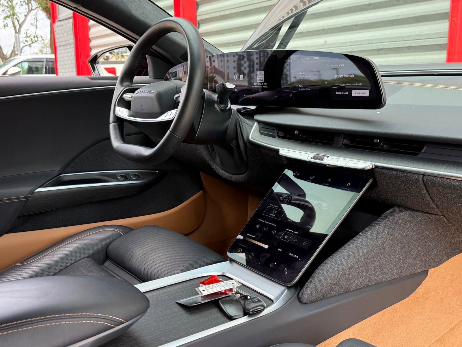 Used 2024 Lucid Air Touring image 24