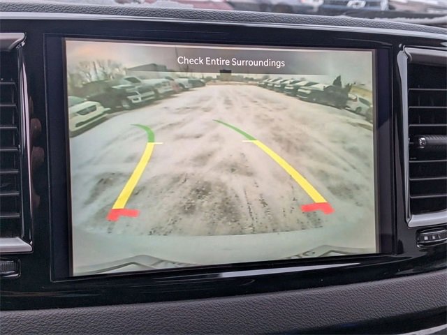 Used 2024 Chrysler Pacifica Touring-L image 21