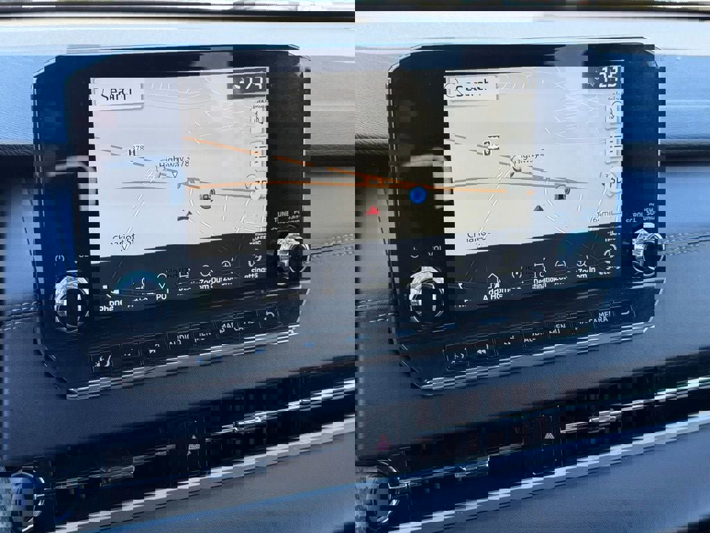 Used 2024 Mitsubishi Outlander SE image 17