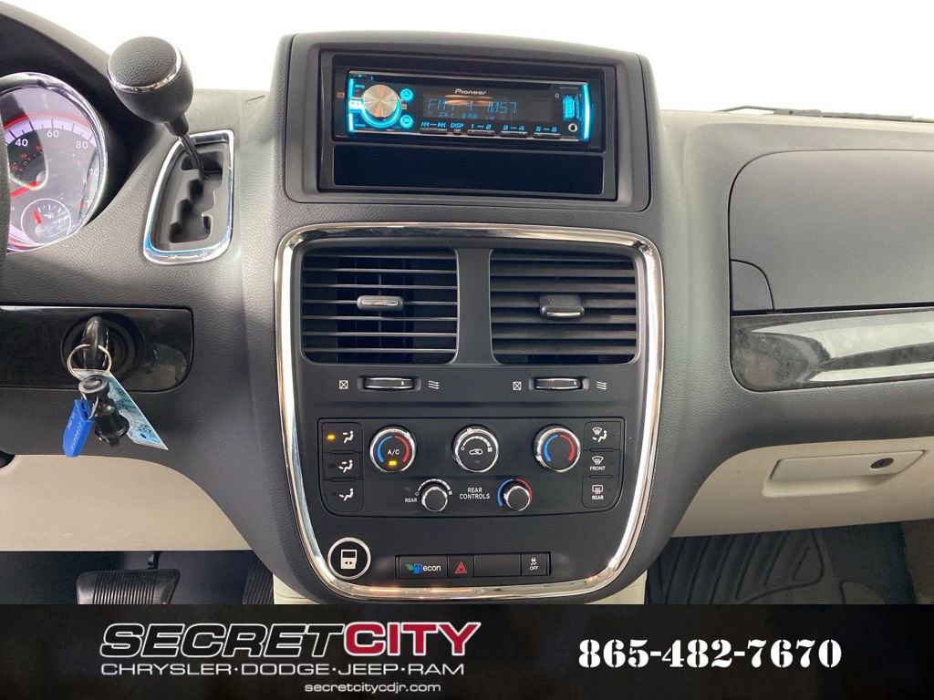 Used 2014 Dodge Grand Caravan SXT image 21