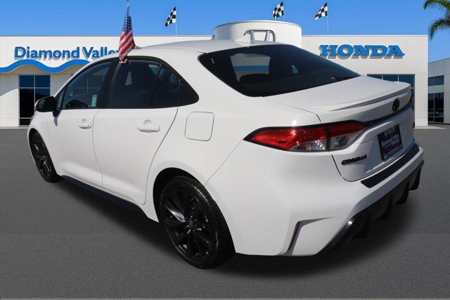 Used 2024 Toyota Corolla SE w/ SE Premium Package image 4