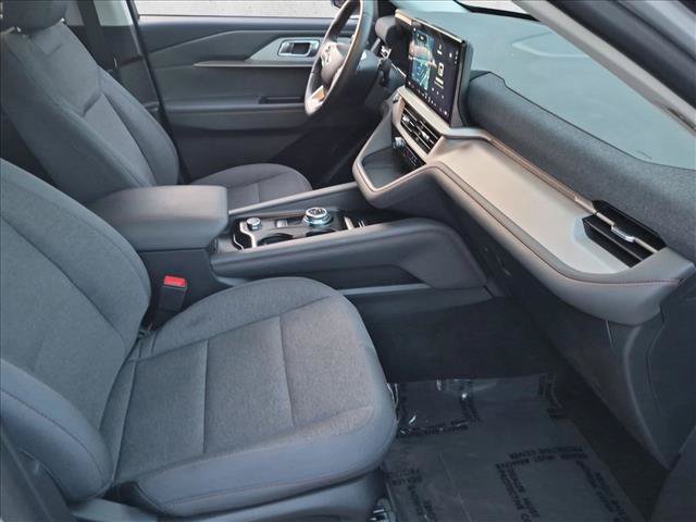 Used 2025 Ford Explorer Active RWD image 21
