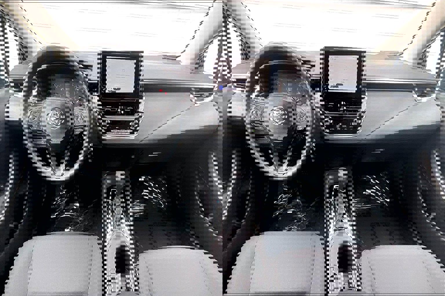 Used 2025 Toyota Corolla LE image 19