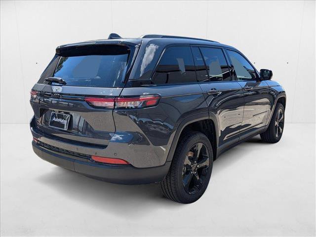 New 2025 Jeep Grand Cherokee Altitude image 2